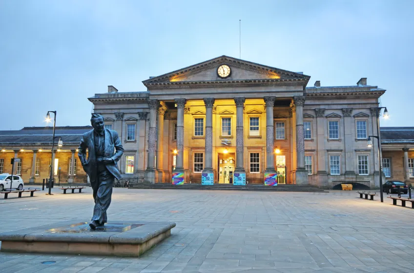 24 Oct – Coach trip to Huddersfield